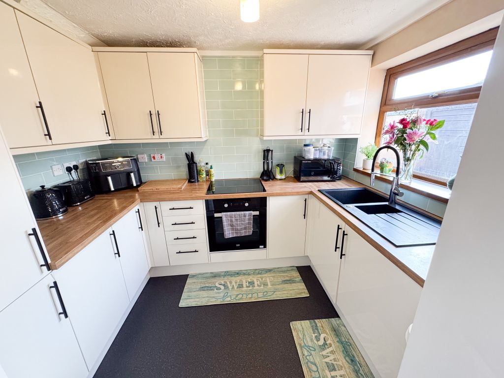 Property photo 3 of 16 Img_9540