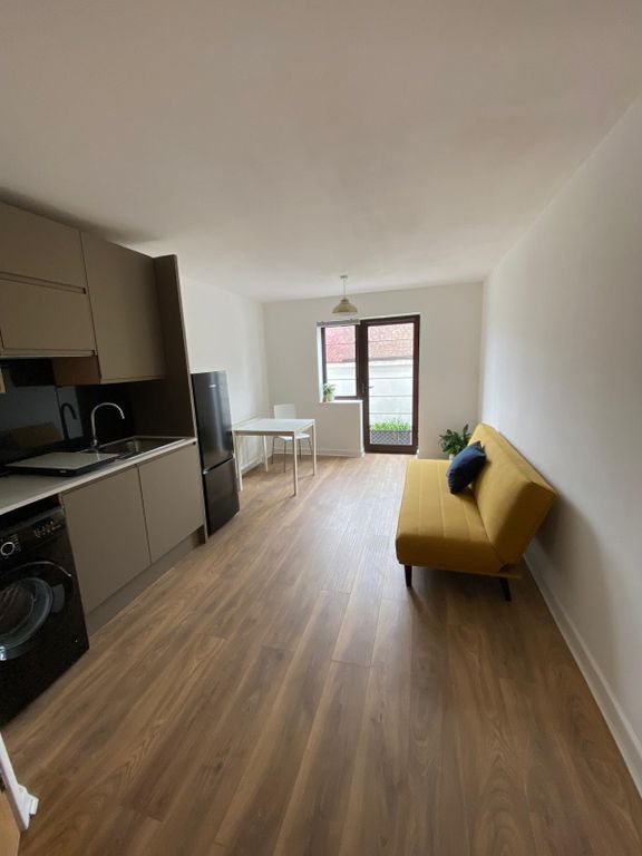 Property photo 2 of 5 2 Sanford Mews - 5