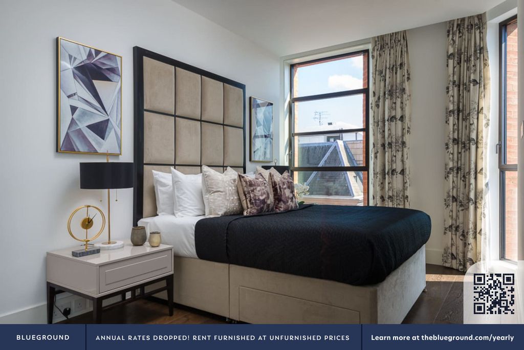 Property photo 3 of 32 Bedroom