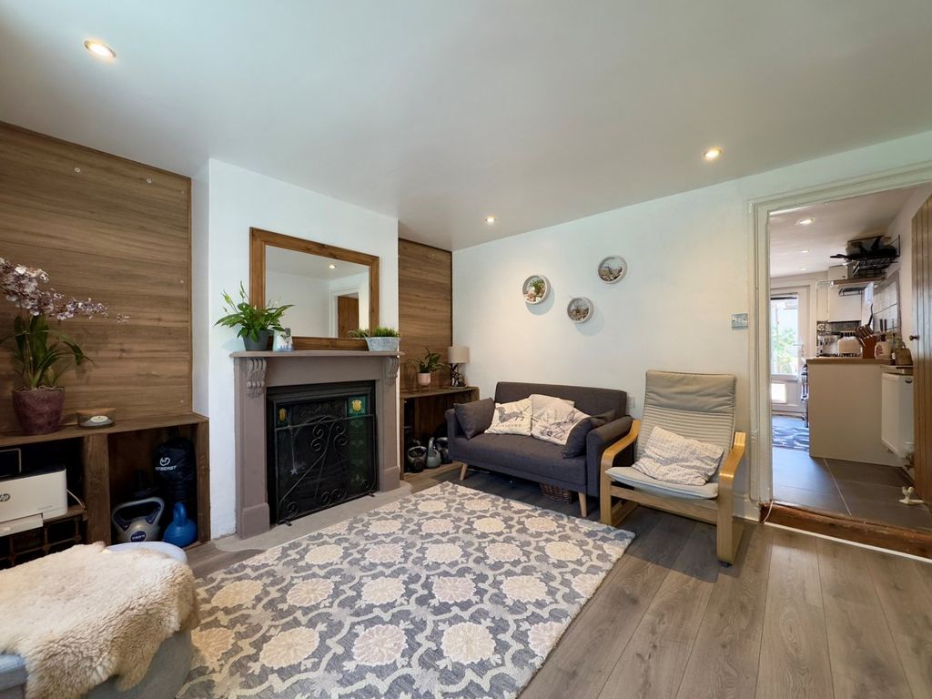 Property photo 2 of 11