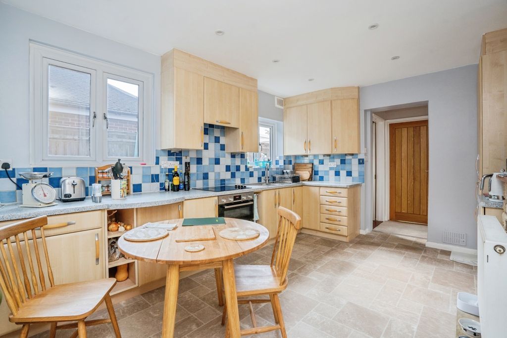 Property photo 2 of 16 Pbox-Img.Jpg