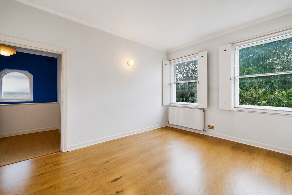 Property photo 2 of 22