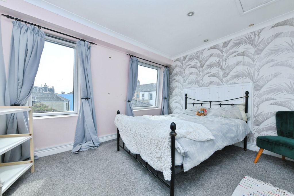 Property photo 3 of 14 Pbox-Img.Jpg