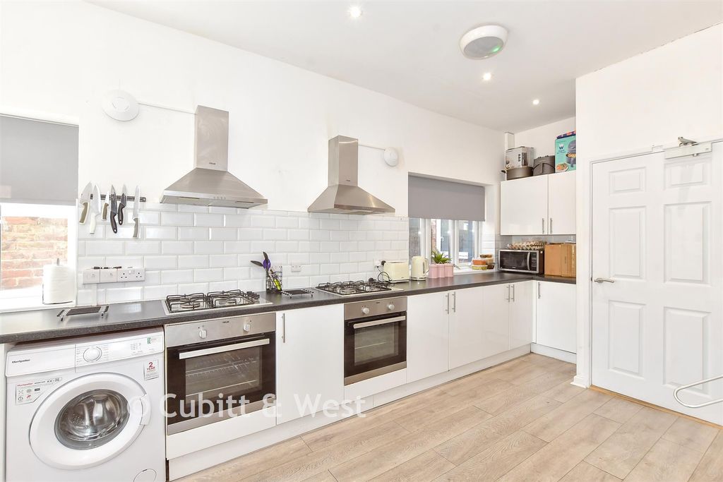 Property photo 2 of 7 Kitchen/Diner