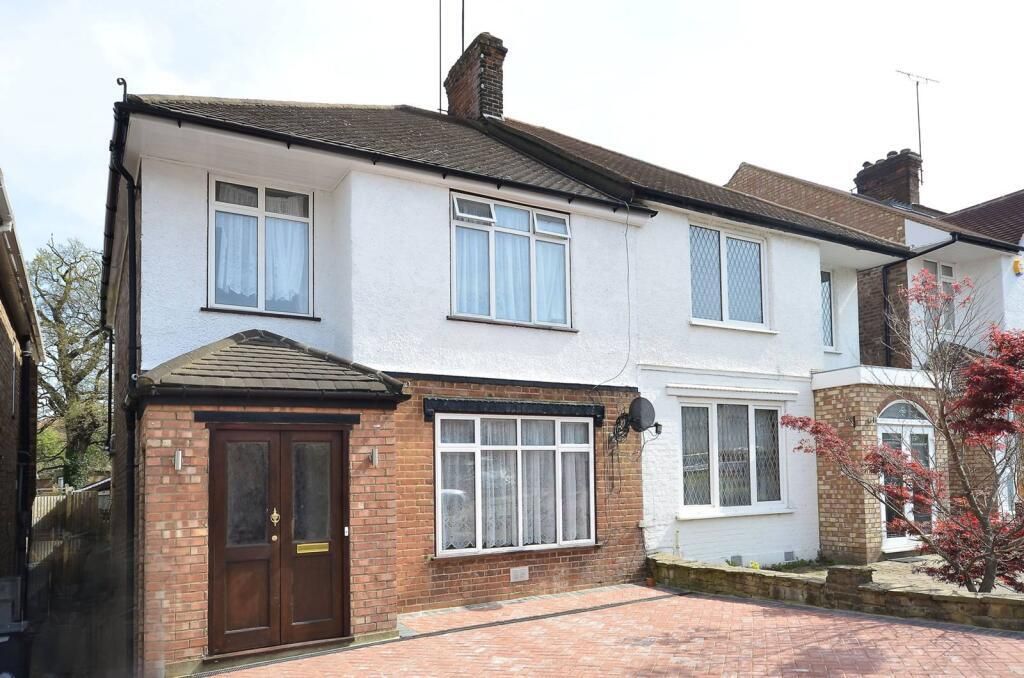 Property photo 3 of 11 Front (Exterior)