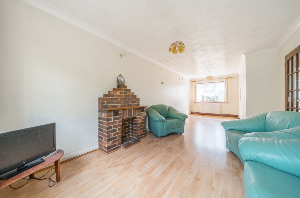 Property photo 2 of 19 1321242-21-686Cfa...