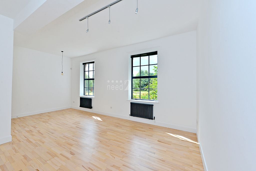 Property photo 3 of 32
