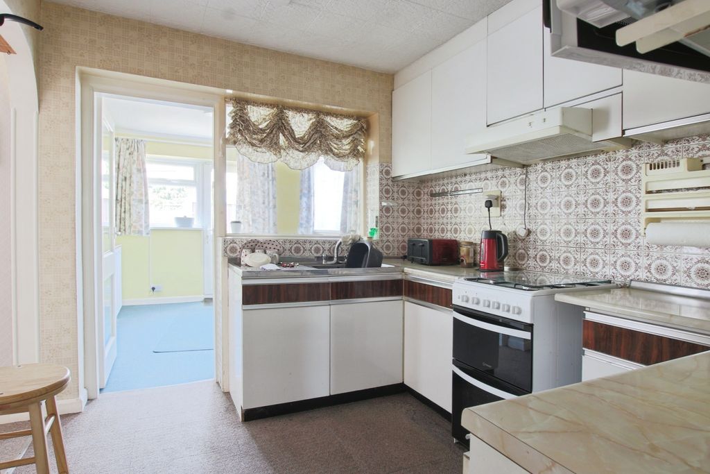 Property photo 3 of 15 4255208