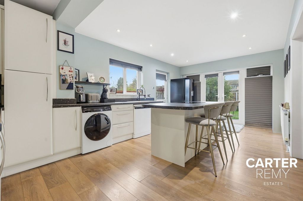 Property photo 2 of 24