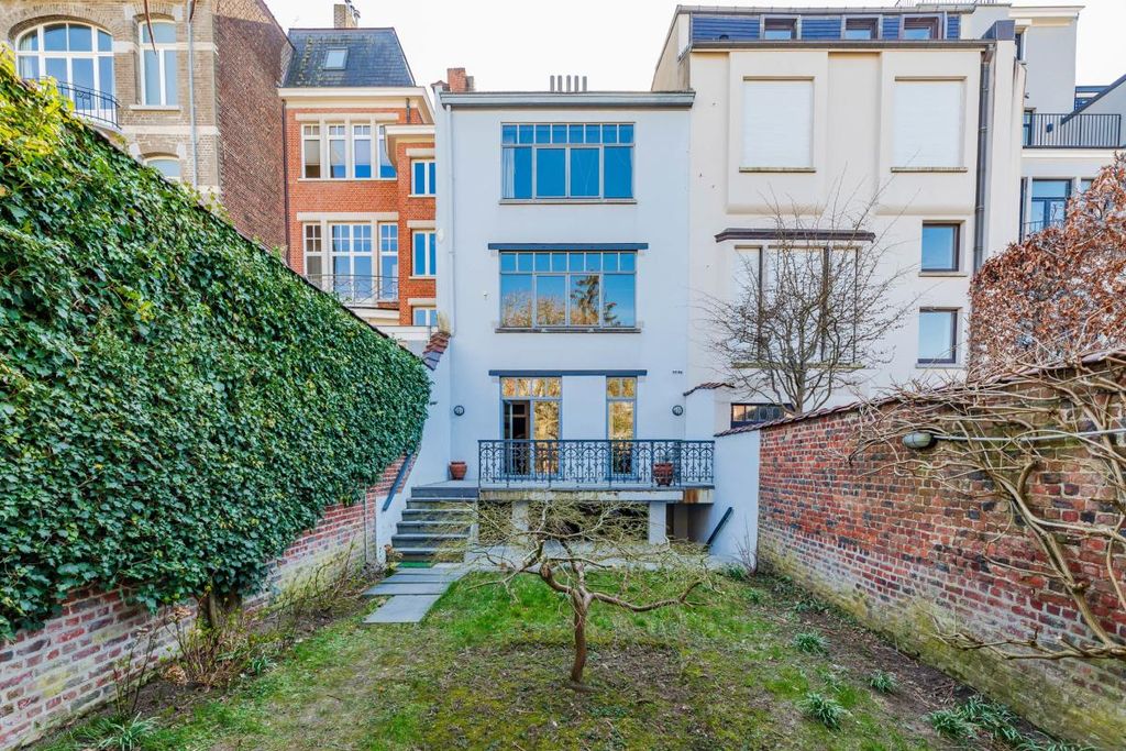 Property photo 2 of 26