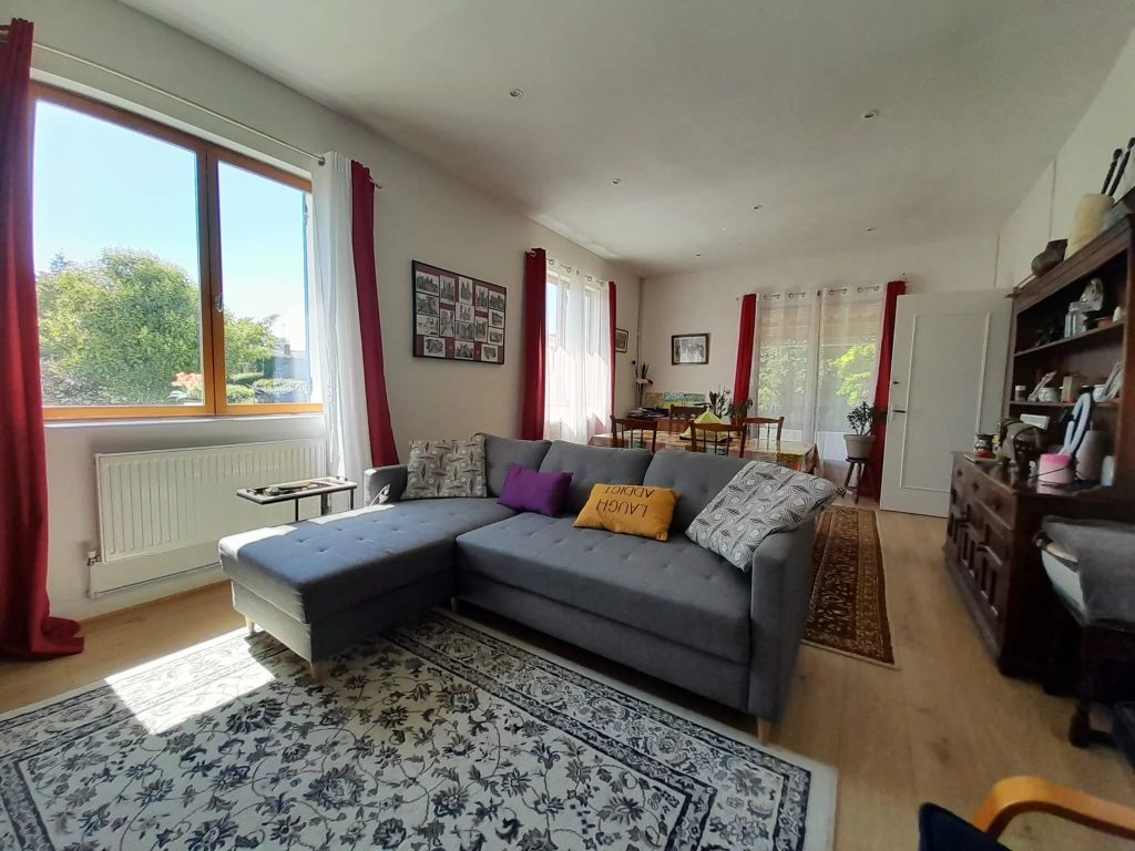 Property photo 2 of 12