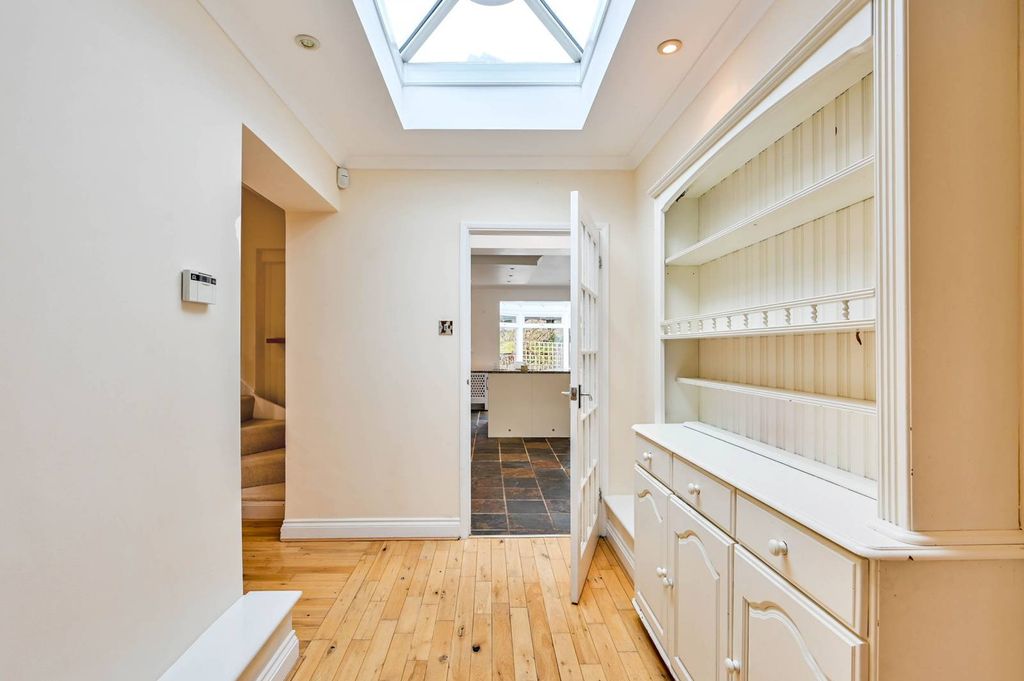 Property photo 2 of 30