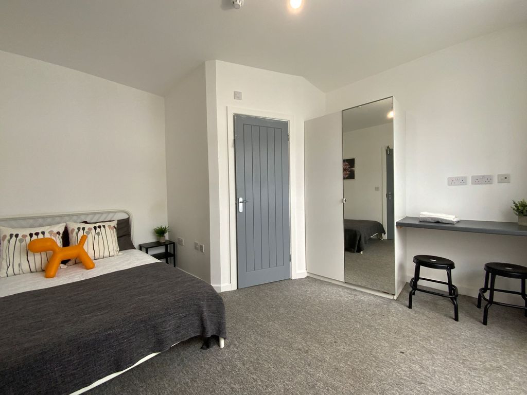 Property photo 1 of 7 Bedroom 1 En-Suite