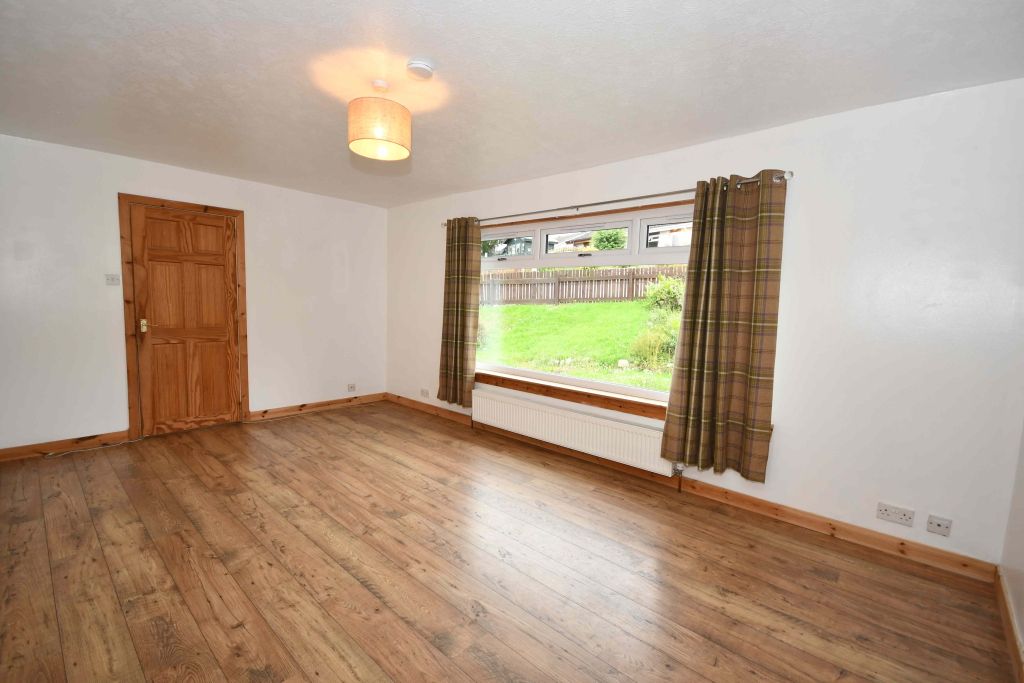Property photo 3 of 12 Photo