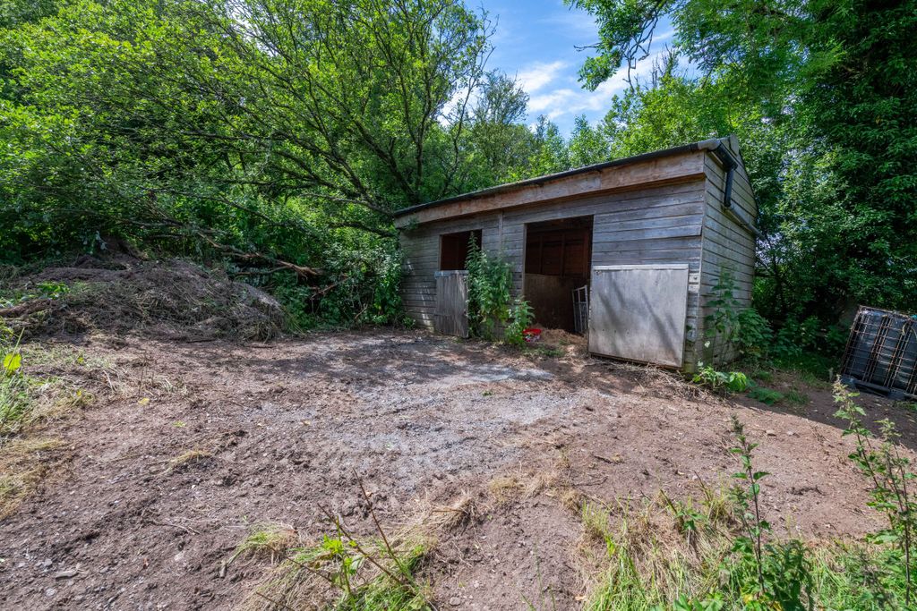 Property photo 3 of 7