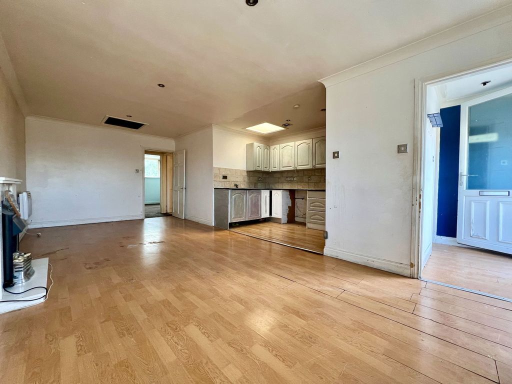 Property photo 2 of 3