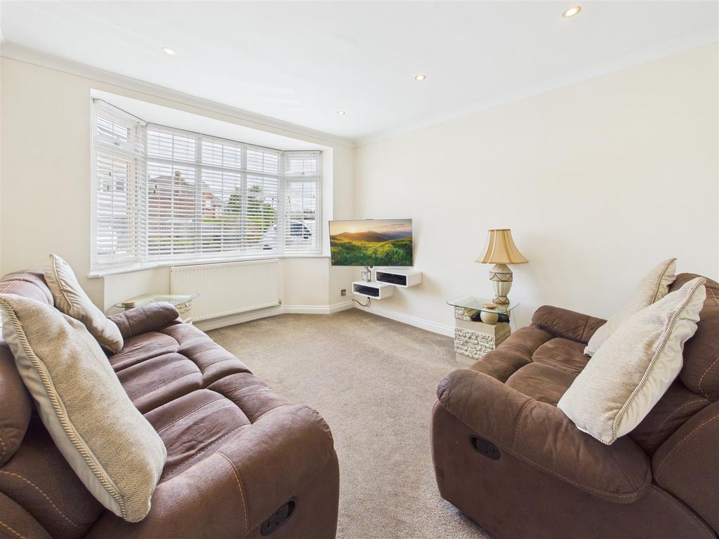 Property photo 2 of 22