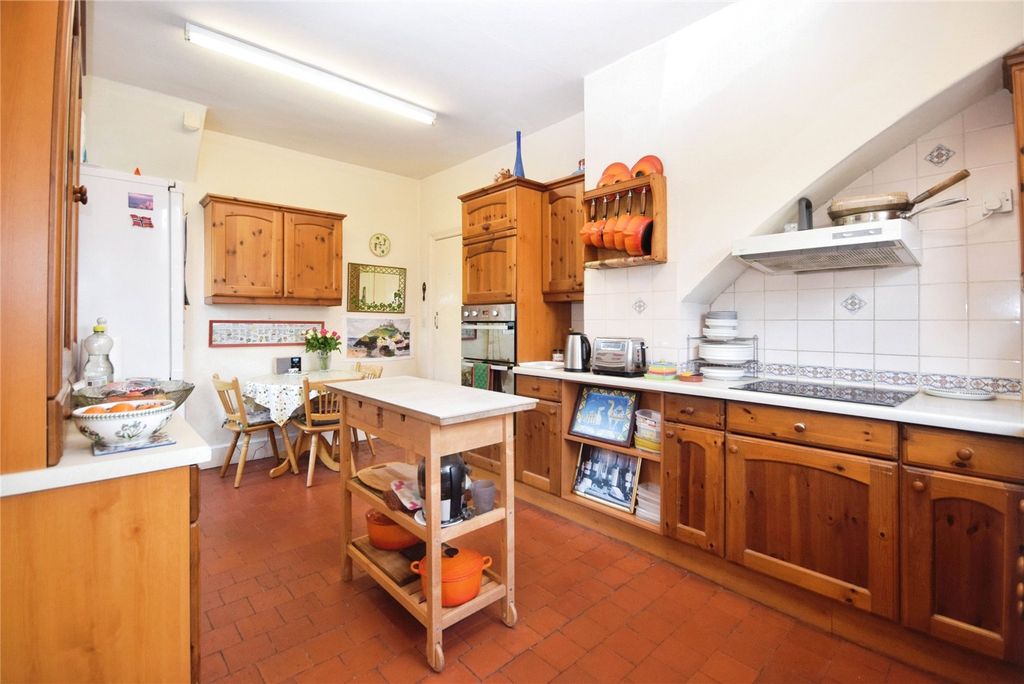 Property photo 3 of 28 Picture No. 32