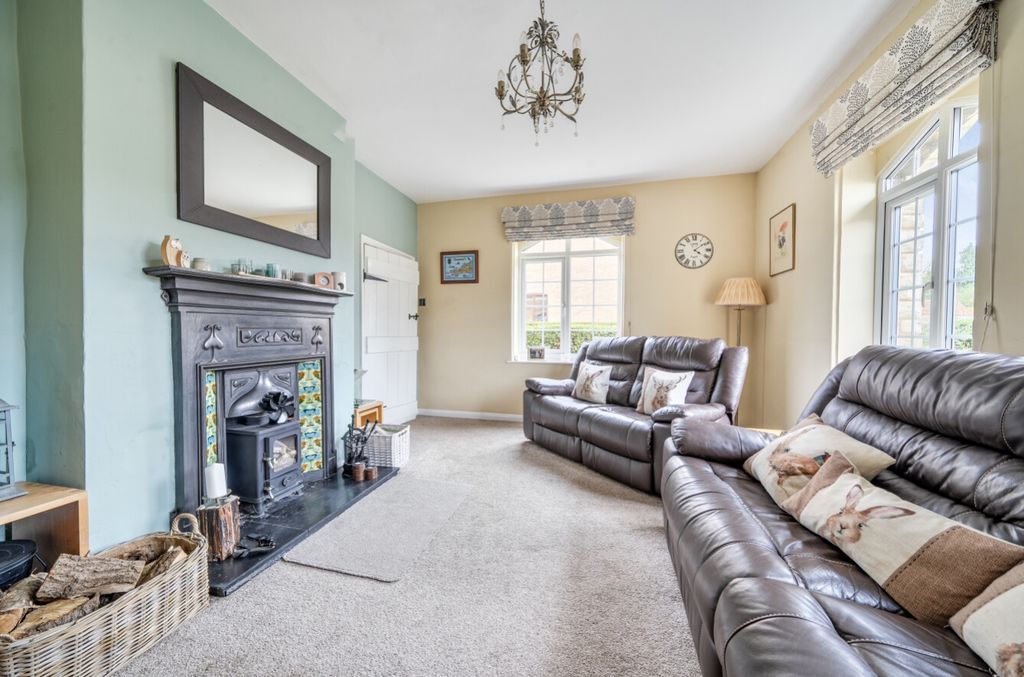 Property photo 2 of 26 1368839-6-68ee881390A88