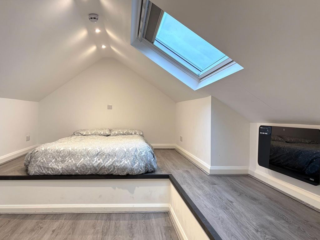 Property photo 3 of 13 Bedroom