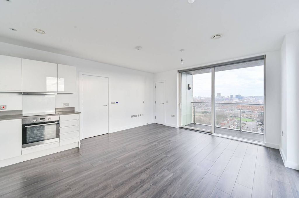 Property photo 1 of 21