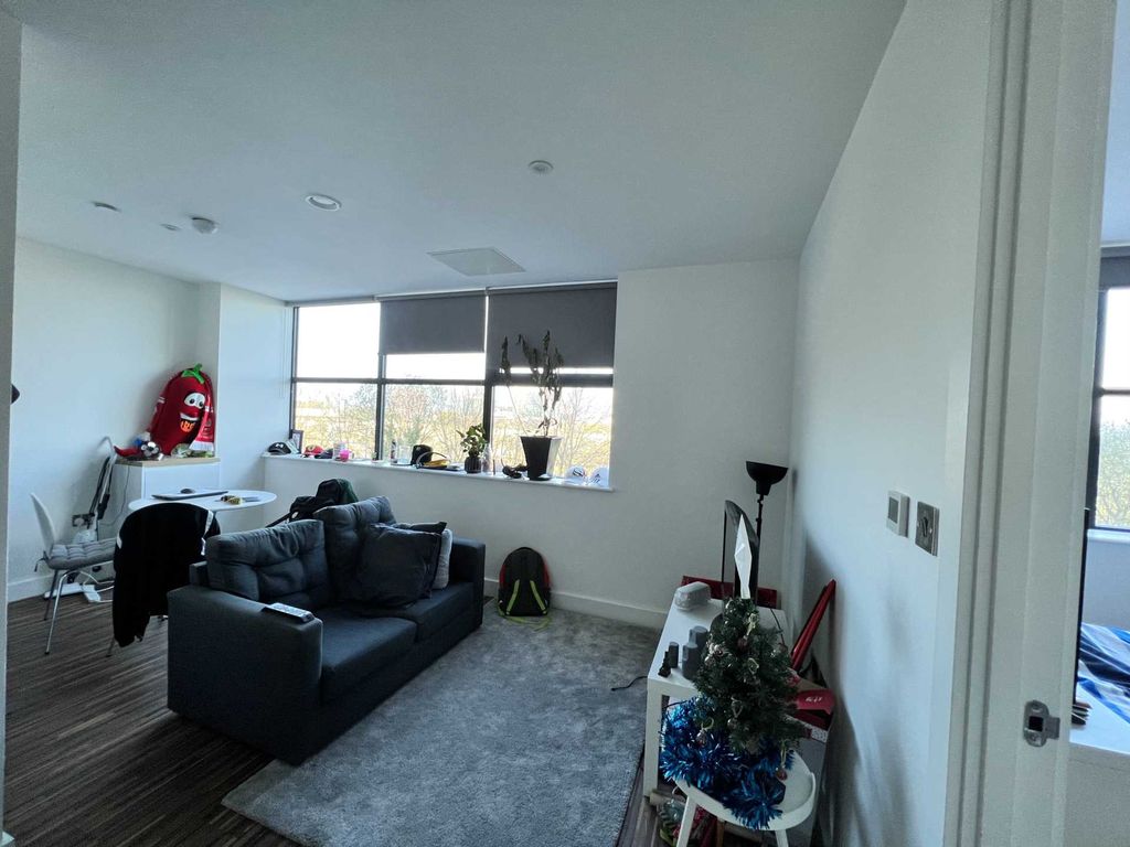 Property photo 3 of 4