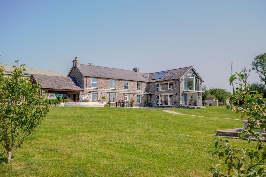 Property photo 2 of 51 Pen Y Banc - Web (21 Of 62).Jpg