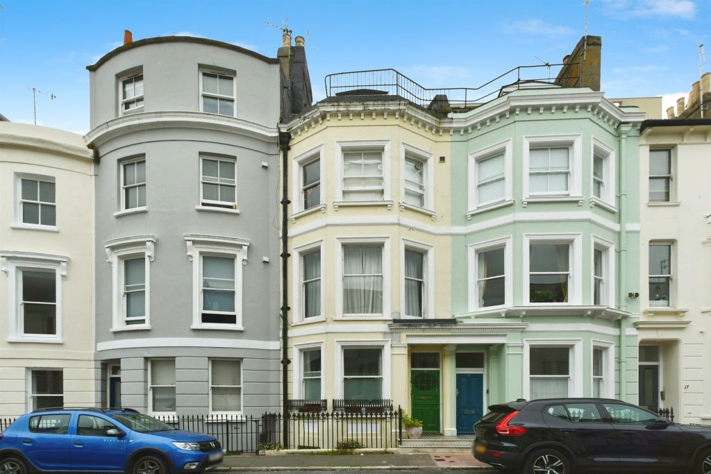Property photo 1 of 17