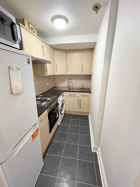 Property photo 3 of 9 Kitchen.Jpg