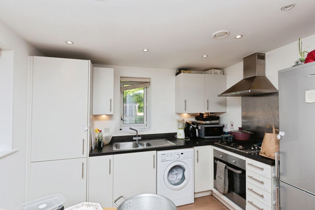 Property photo 2 of 17 Photo