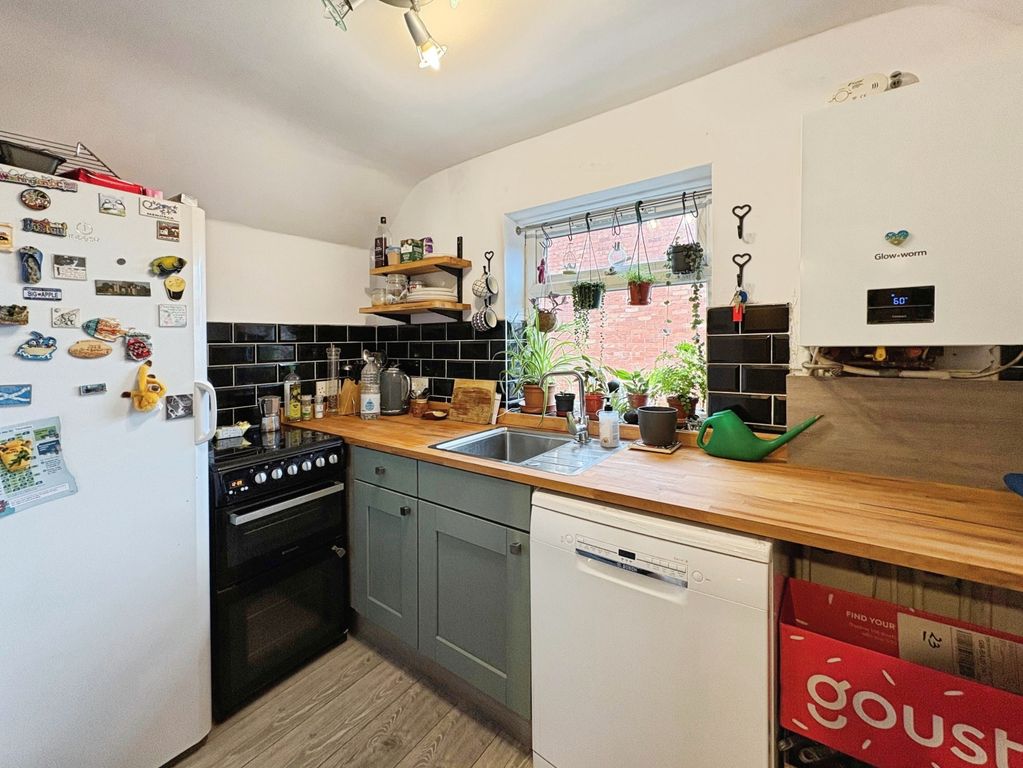 Property photo 2 of 16 d65696c4-7