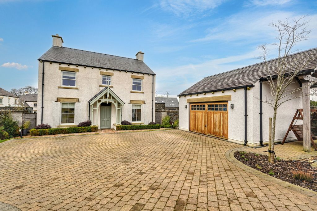 Property photo 2 of 34