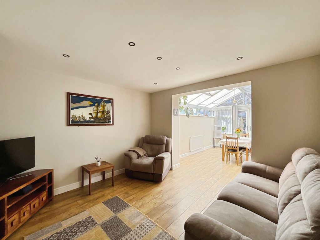 Property photo 3 of 21 177Df58A-4-4CC1-8237-D5Ceae1507CD-2121-000000Eee3D9179D