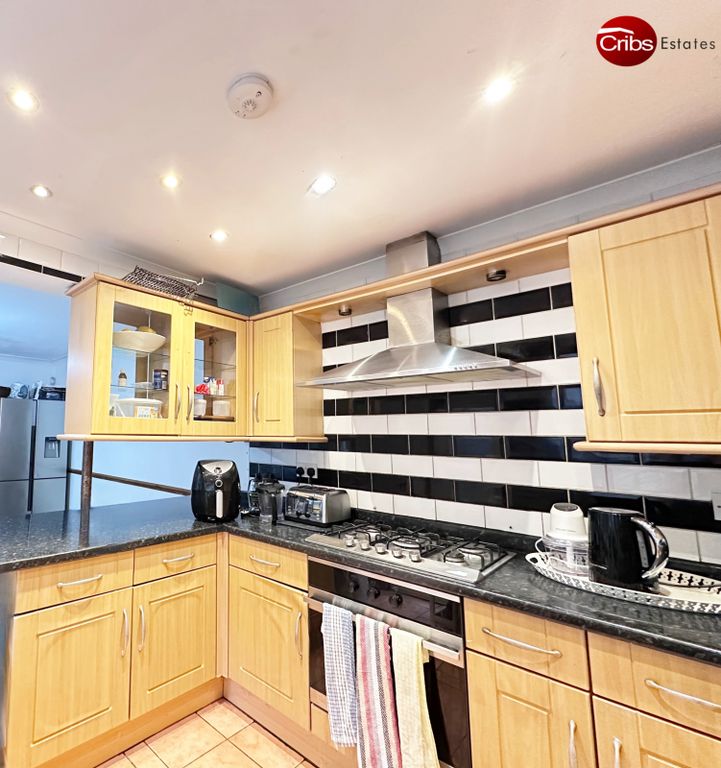 Property photo 3 of 12 Gallery