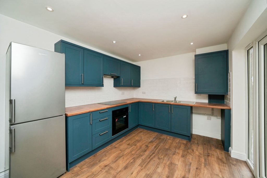 Property photo 2 of 20 Pbox-Img.Jpg