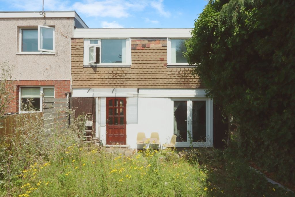 Property photo 2 of 17 Photo