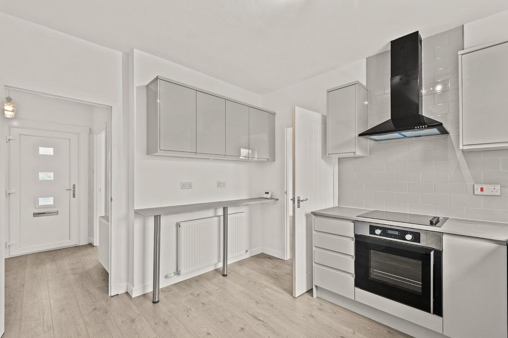 Property photo 3 of 24 5180828