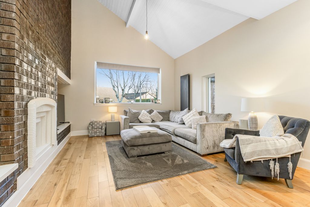 Property photo 2 of 31 Property Image 2