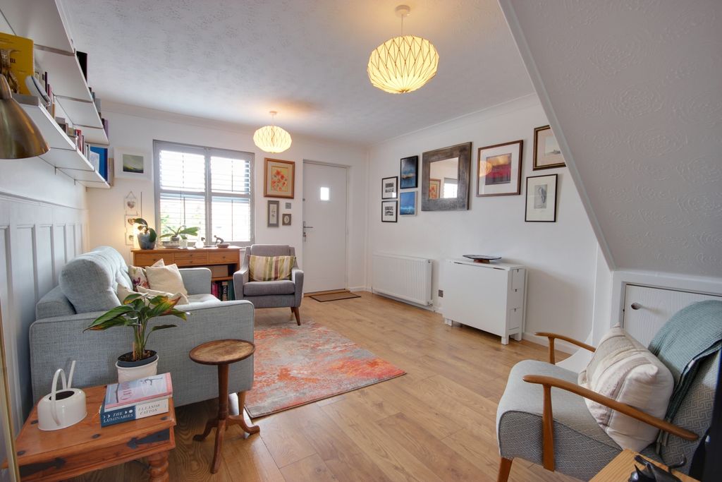 Property photo 2 of 16 1 Lounge A