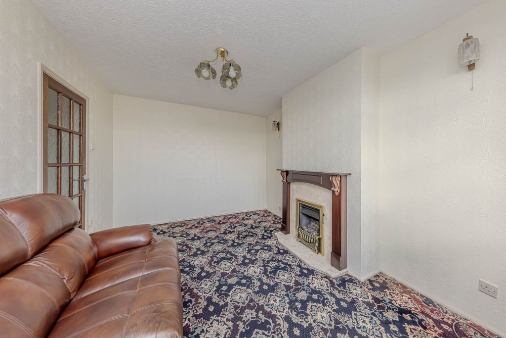 Property photo 3 of 26