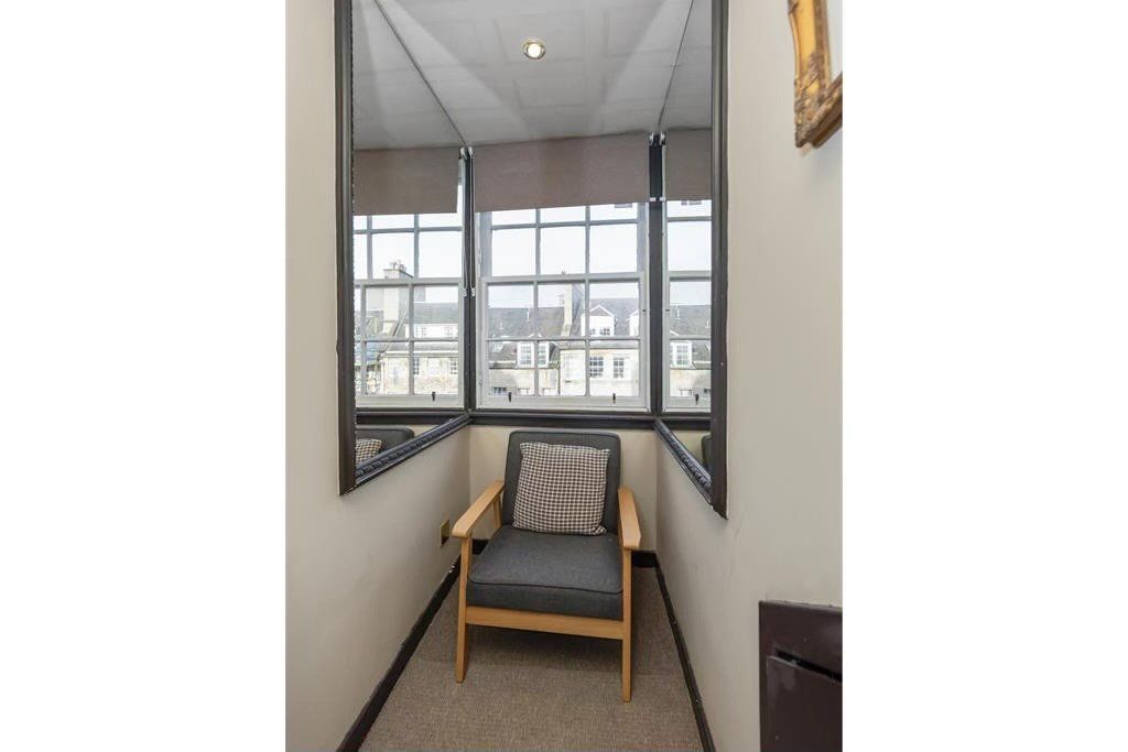 Property photo 3 of 12 Picture 3