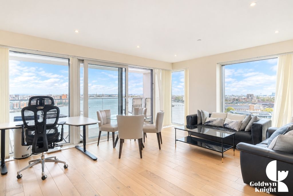 Property photo 2 of 25 Bright Modern Riverside Apartment Interior