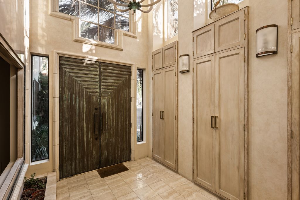 Property photo 2 of 40