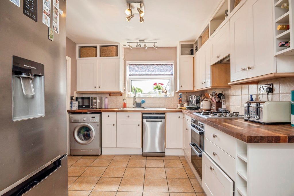 Property photo 2 of 20