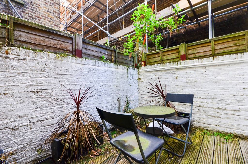 Property photo 3 of 5