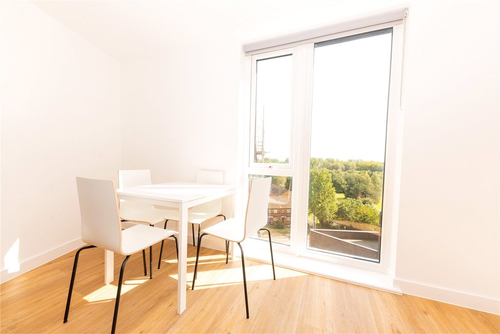 Property photo 2 of 5 Picture No. 28