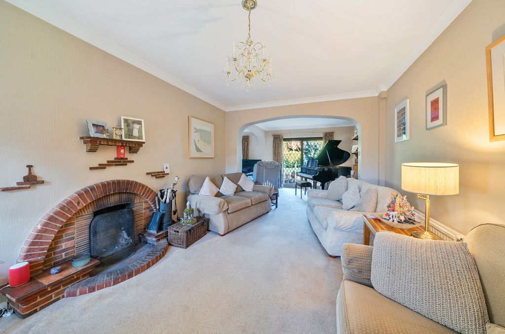 Property photo 3 of 19 1384841-12-69455A...