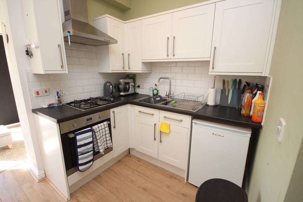 Property photo 3 of 8 Img_6098