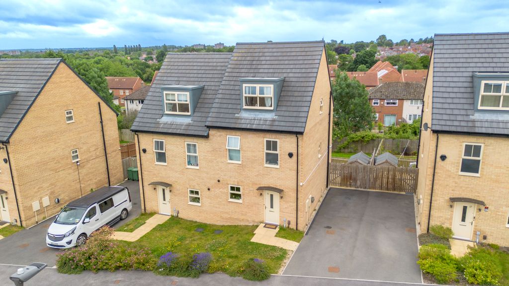 Property photo 1 of 15 15Bardenlane3