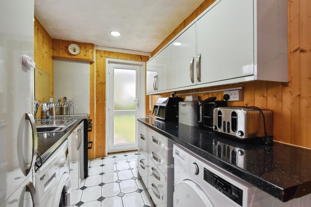 Property photo 3 of 21
